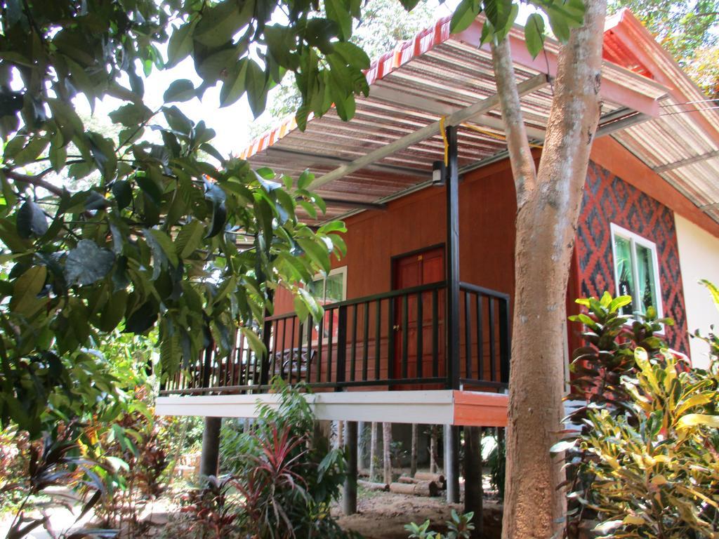Khaosok Island Resort Khao Sok National Park Exterior photo